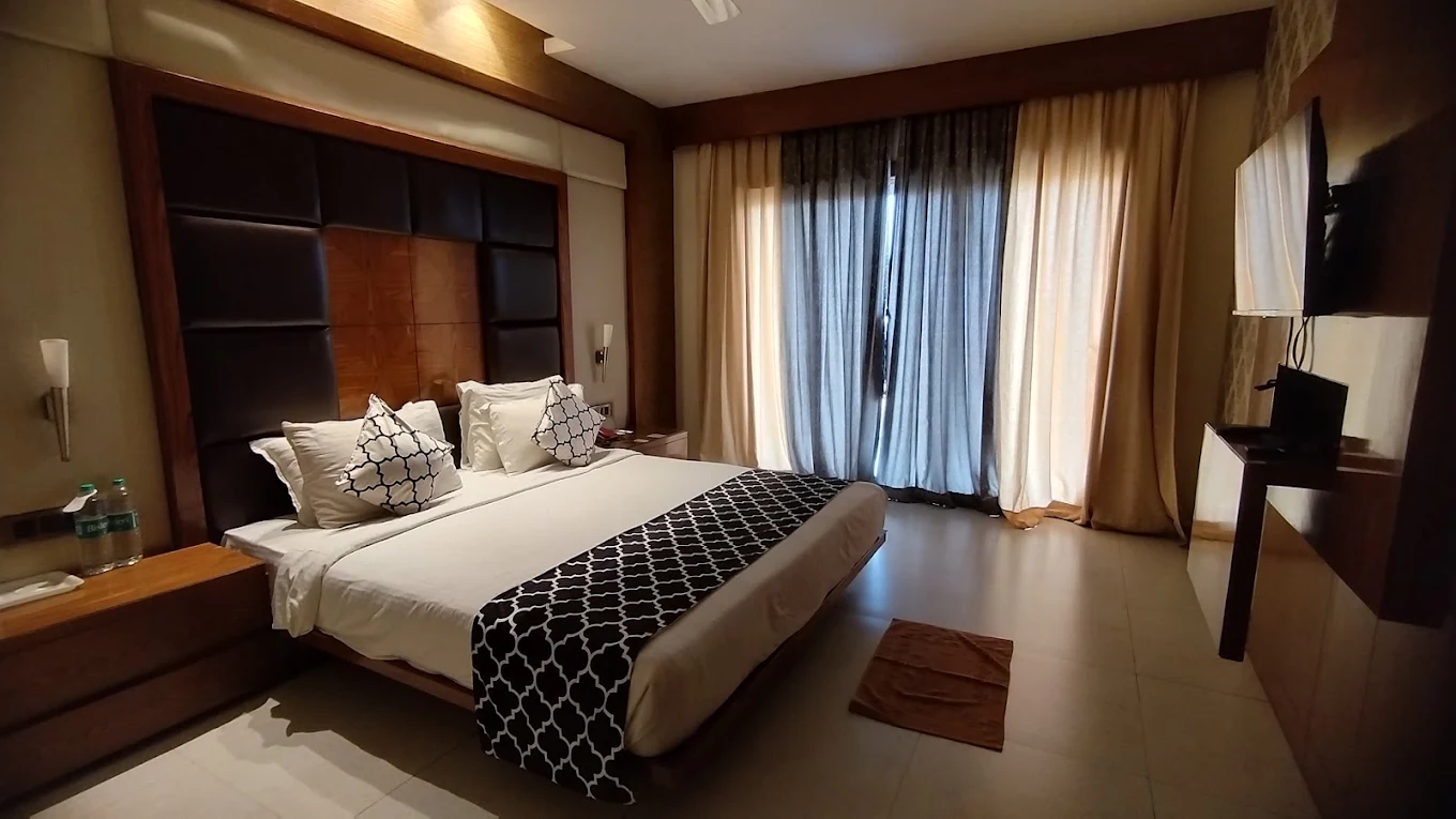 Hotel Golden Palace Puri - Lobby & Interiors